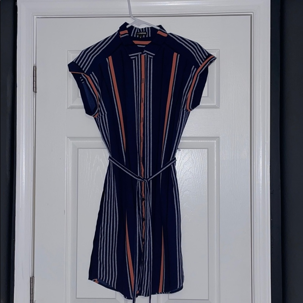 Shortsleeved blue stripped dress